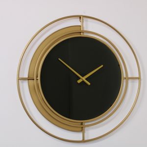 שעון קיר בשילוב מתכת וזכוכית כהה