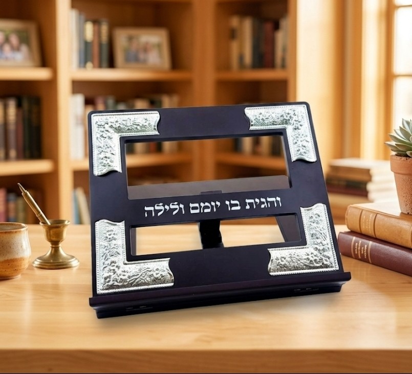 סטנדר עץ חום מוכסף 4 פינות — תמונת מוצר