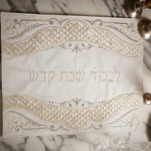 מפה לכיסוי חלה דמוי עור 45/55 שמנת מוכספת · דגם 16648 — תמונת מוצר