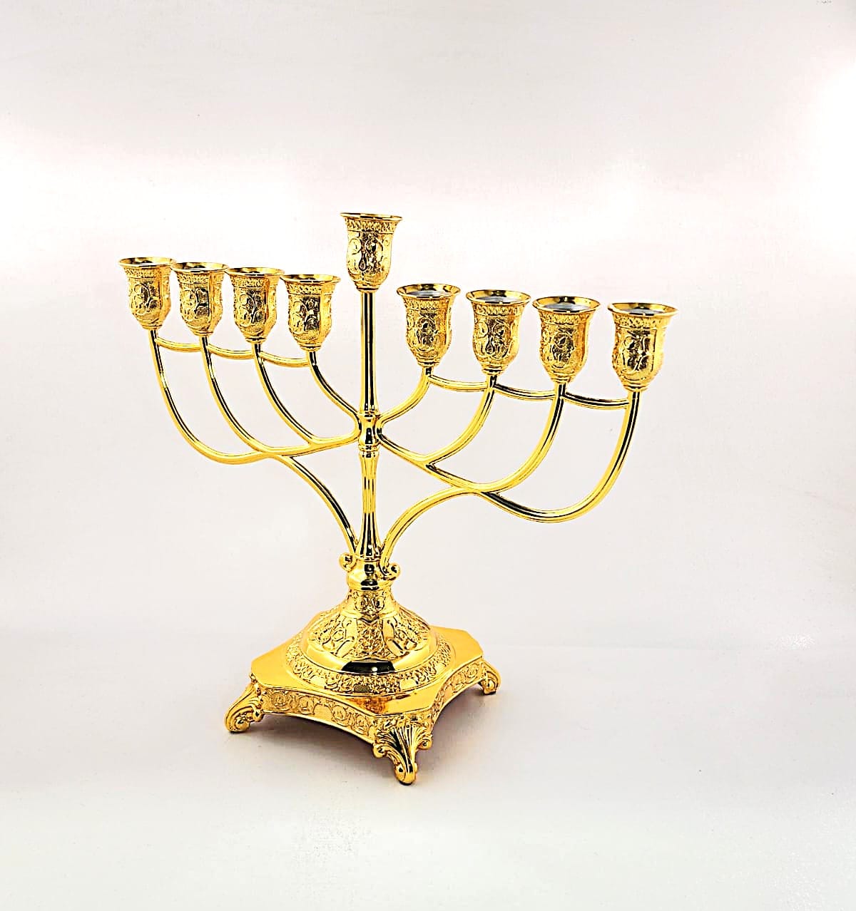 חנוכיה מוזהבת 31 ס״מ — תמונת מוצר