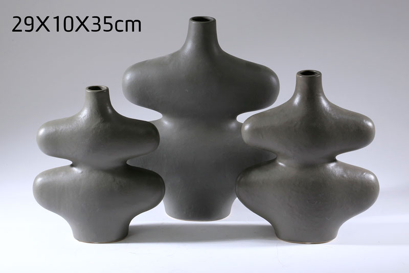 וואזה קרמיקה בצבע אפור מט 29×10×35 — תמונת מוצר